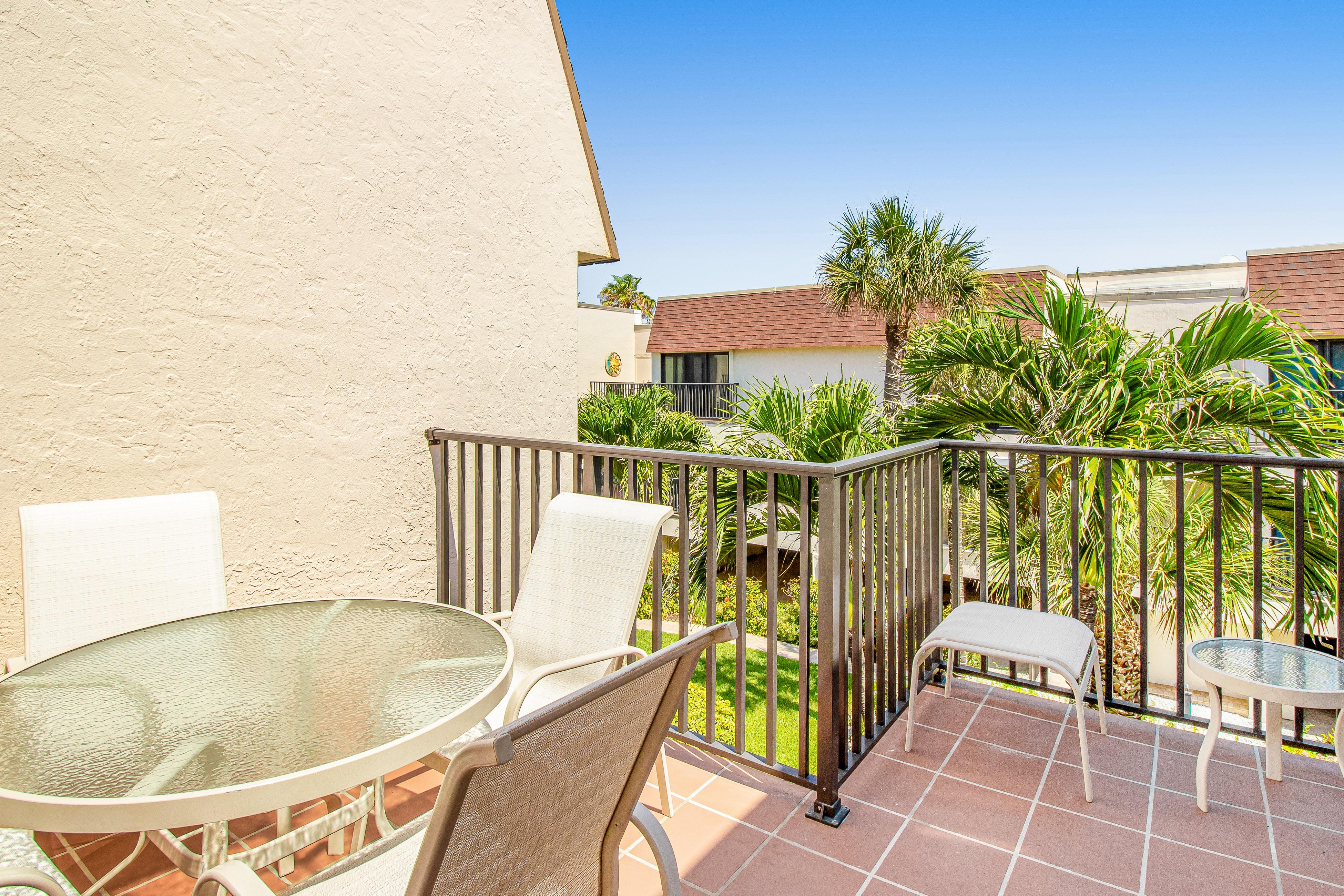 A Gulf Front Getaway House / Cottage rental in Anna Maria Island Houses in Anna Maria Island Florida - #3