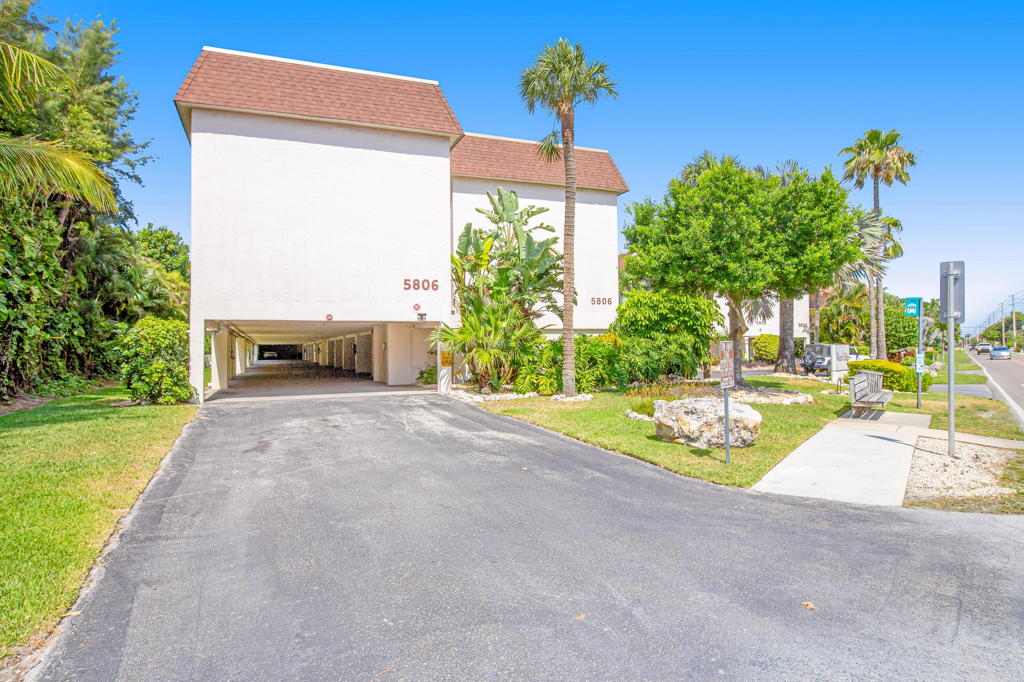 A Gulf Front Getaway House / Cottage rental in Anna Maria Island Houses in Anna Maria Island Florida - #18