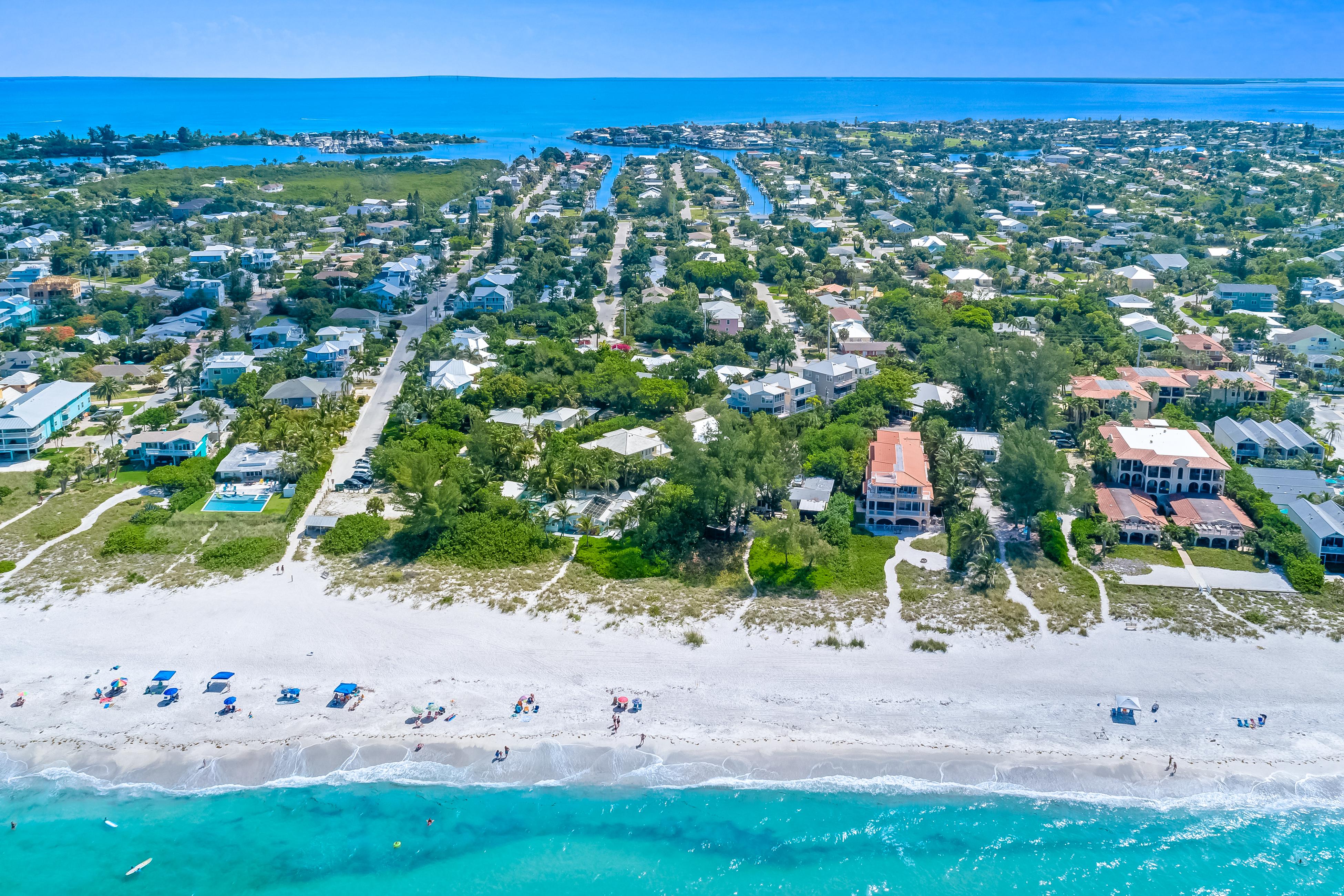 Blue Wave Villa West House / Cottage rental in Anna Maria Island Houses in Anna Maria Island Florida - #39