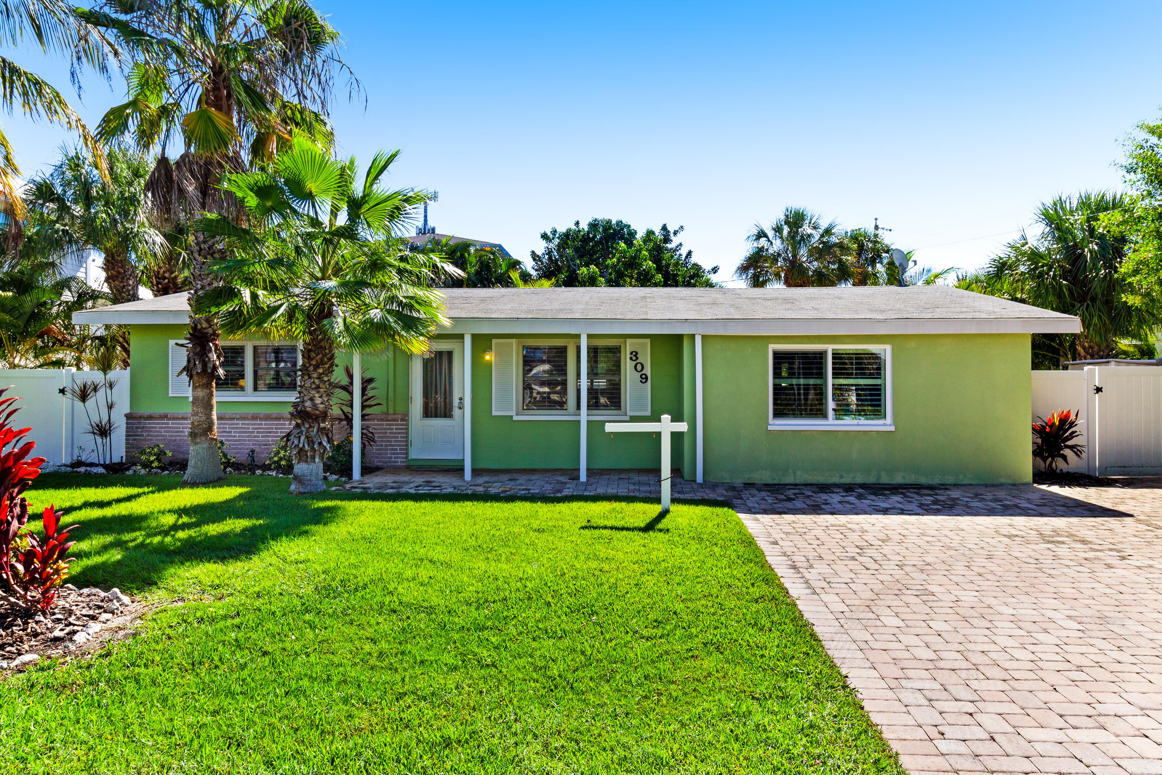 Island Time House / Cottage rental in Anna Maria Island Houses in Anna Maria Island Florida - #2