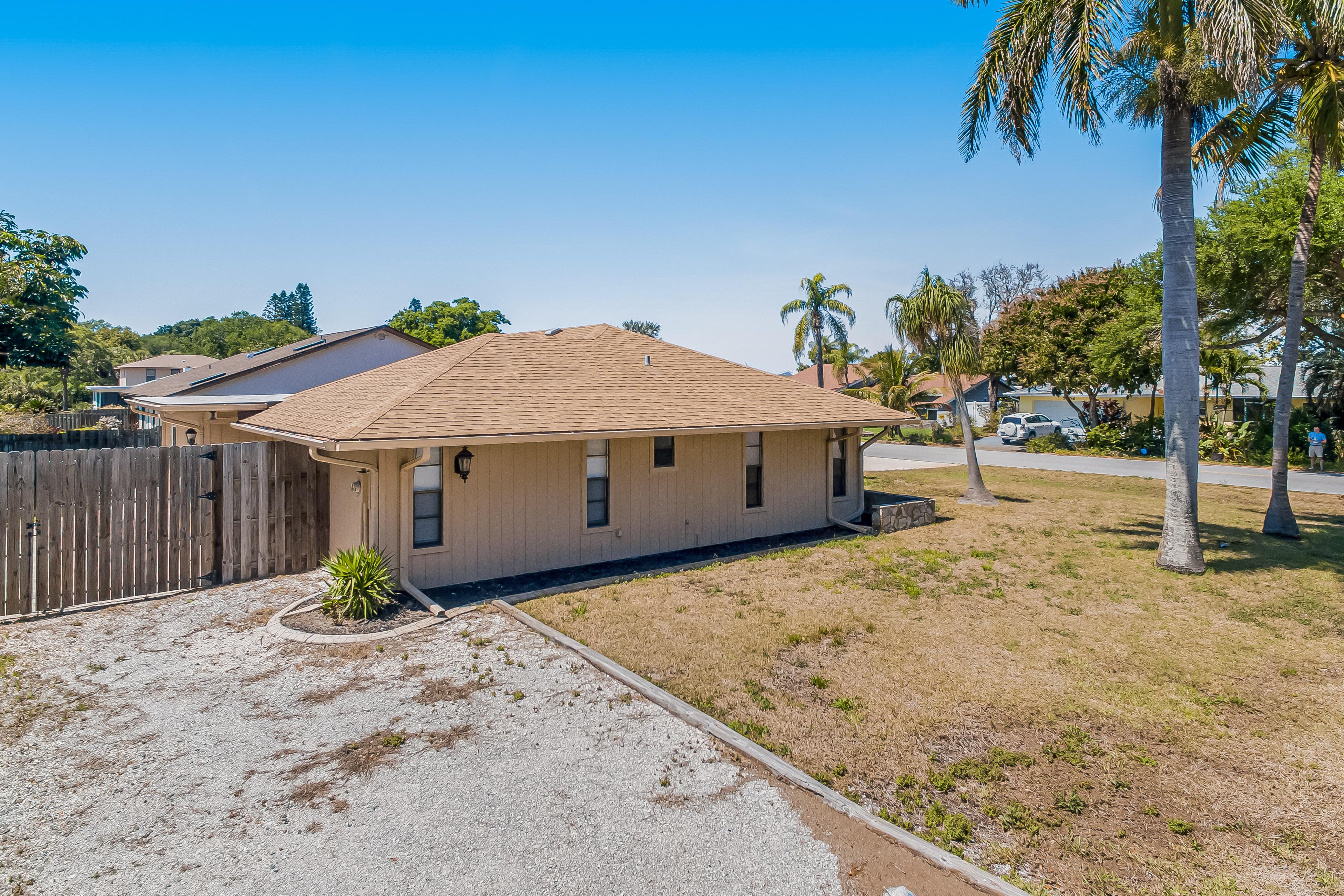 Palma Sola Repose House / Cottage rental in Anna Maria Island Houses in Anna Maria Island Florida - #32