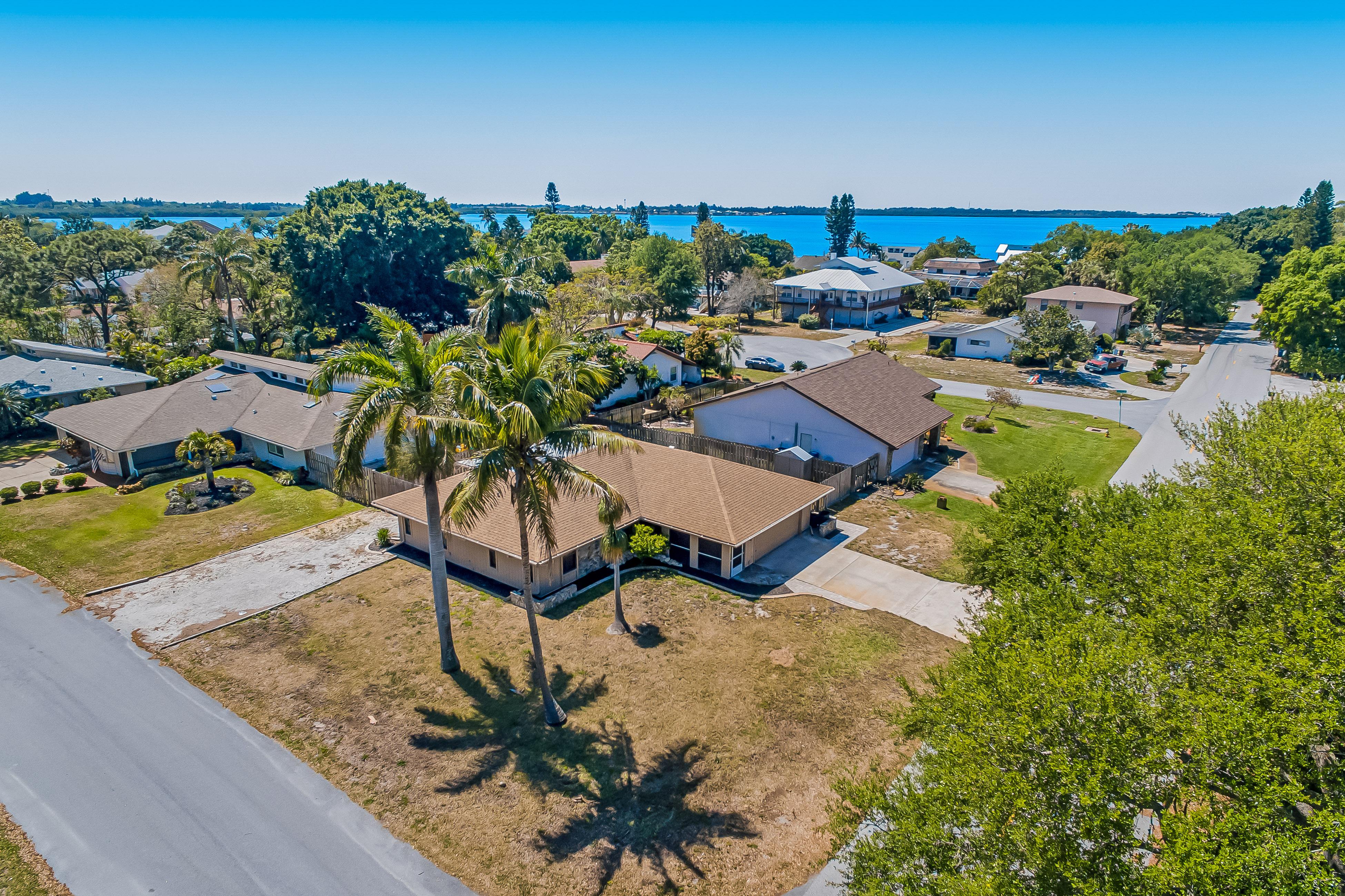 Palma Sola Repose House / Cottage rental in Anna Maria Island Houses in Anna Maria Island Florida - #33