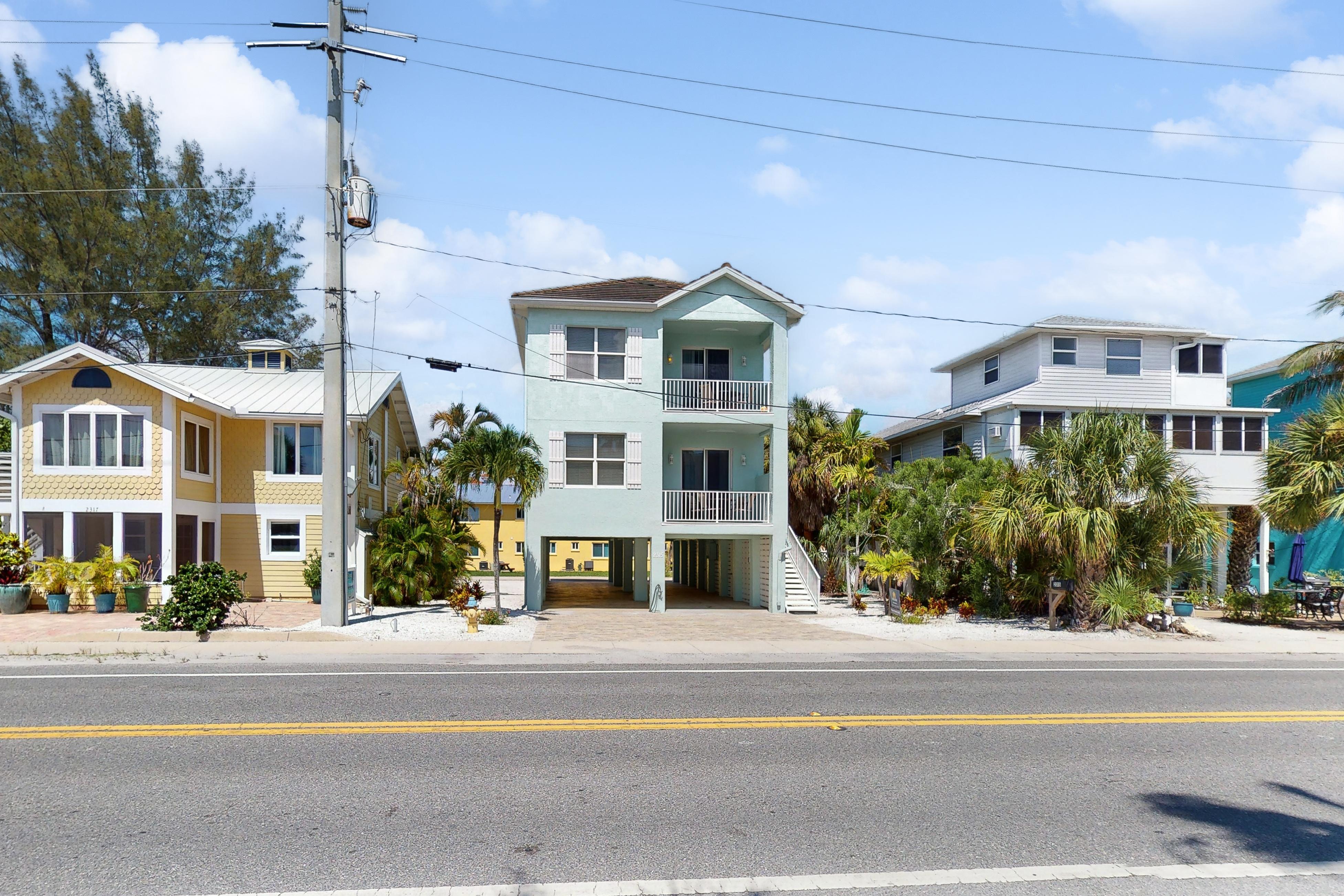 Tropical Daze Lower House / Cottage rental in Anna Maria Island Houses in Anna Maria Island Florida - #1