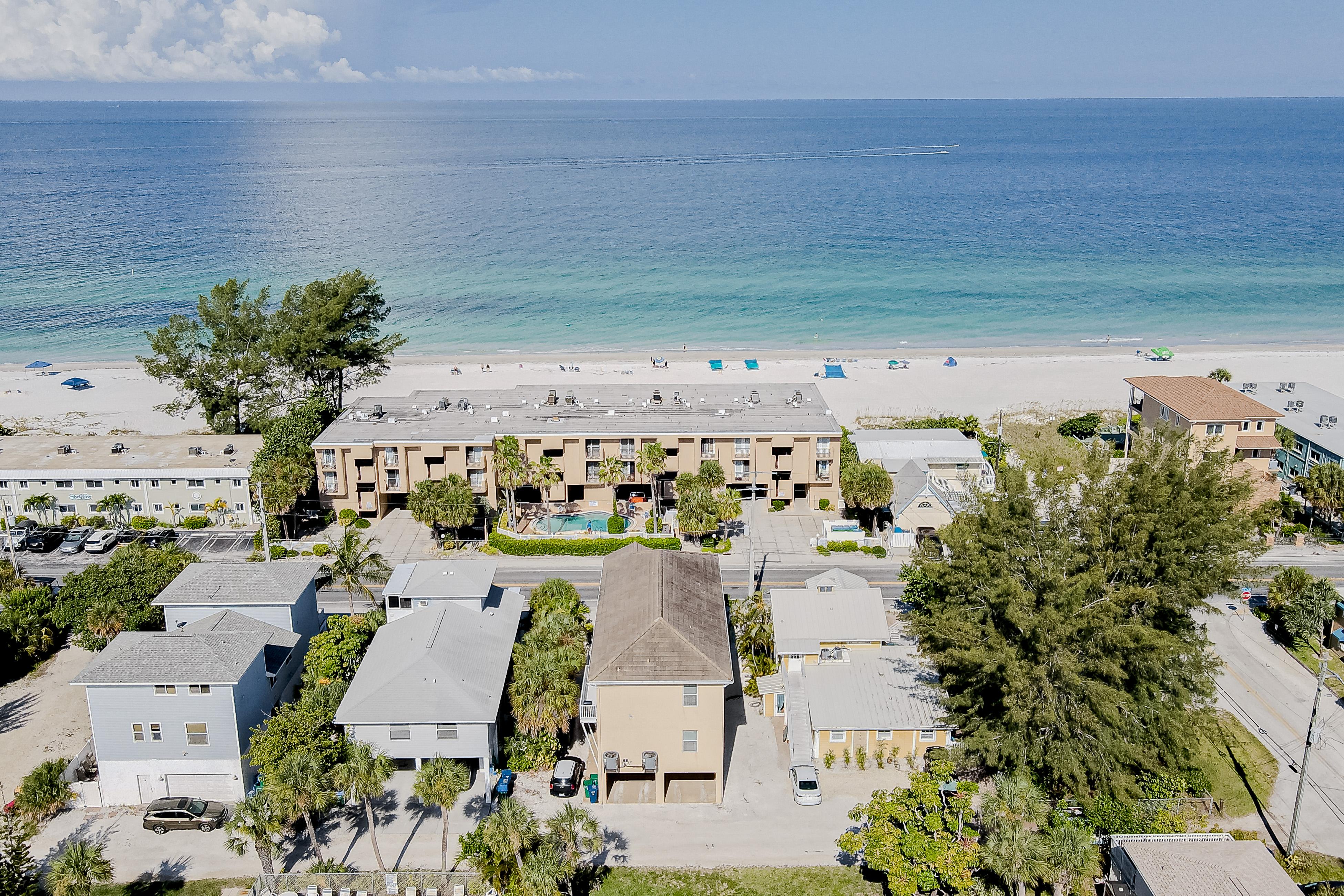 Tropical Daze Lower House / Cottage rental in Anna Maria Island Houses in Anna Maria Island Florida - #3