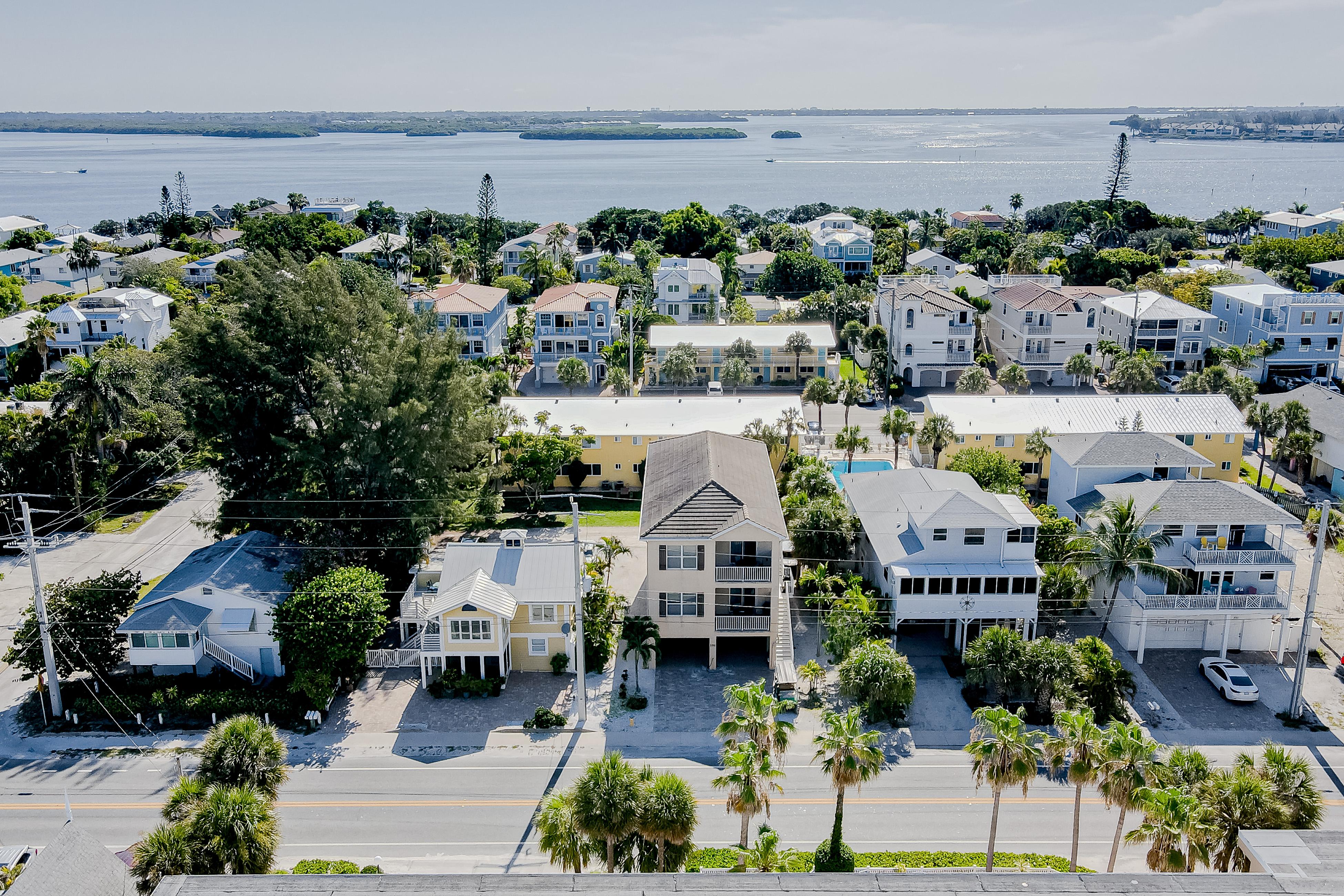 Tropical Daze Lower House / Cottage rental in Anna Maria Island Houses in Anna Maria Island Florida - #31