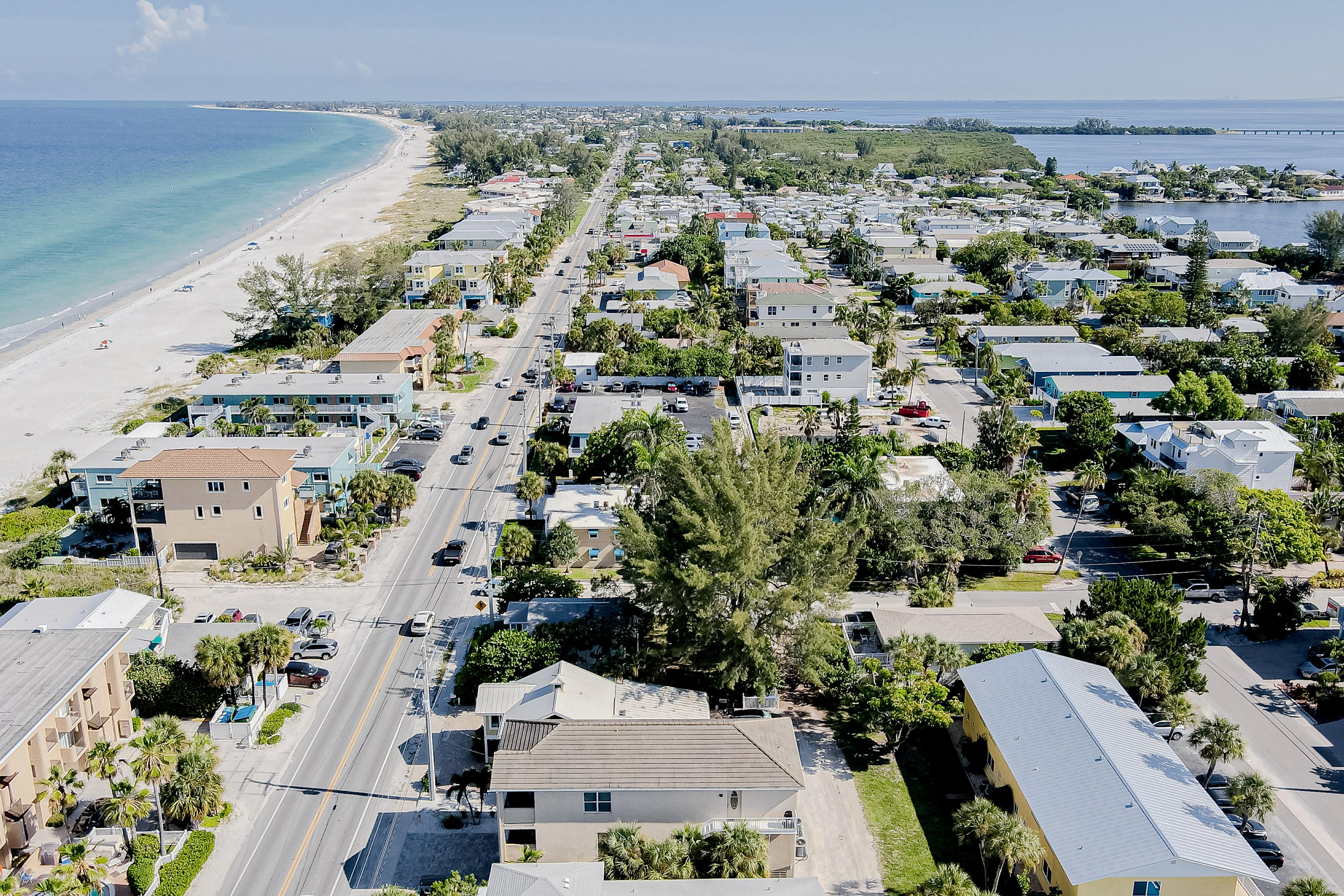 Tropical Daze Lower House / Cottage rental in Anna Maria Island Houses in Anna Maria Island Florida - #33