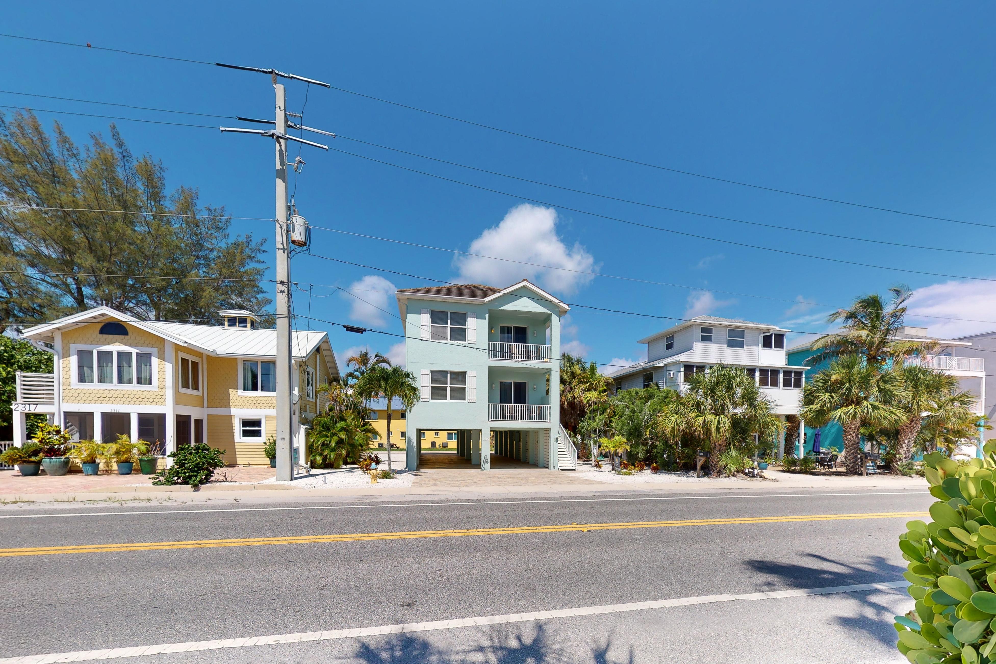 Tropical Daze Upper House / Cottage rental in Anna Maria Island Houses in Anna Maria Island Florida - #1