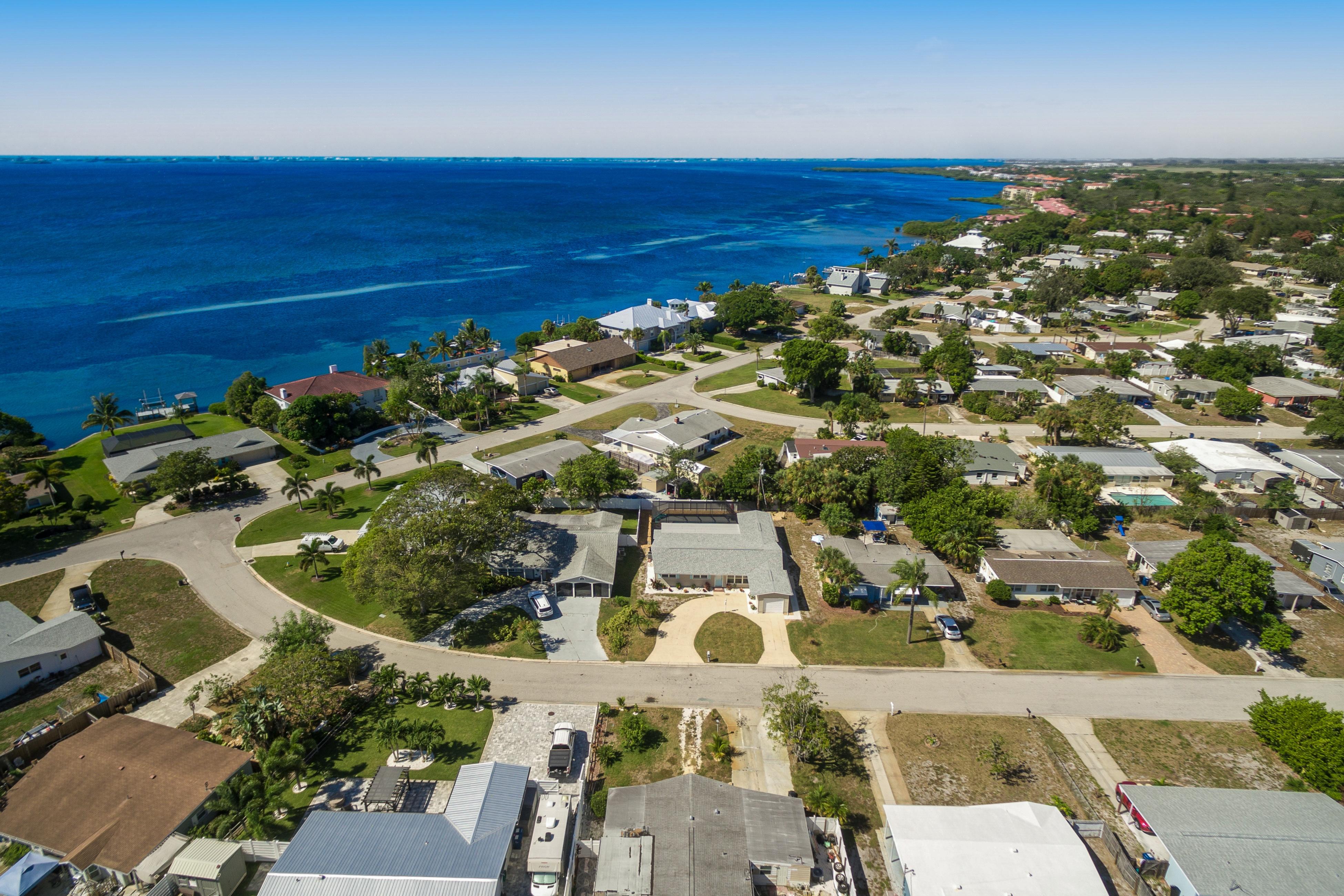 Tropical Haven Retreat House / Cottage rental in Anna Maria Island Houses in Anna Maria Island Florida - #36