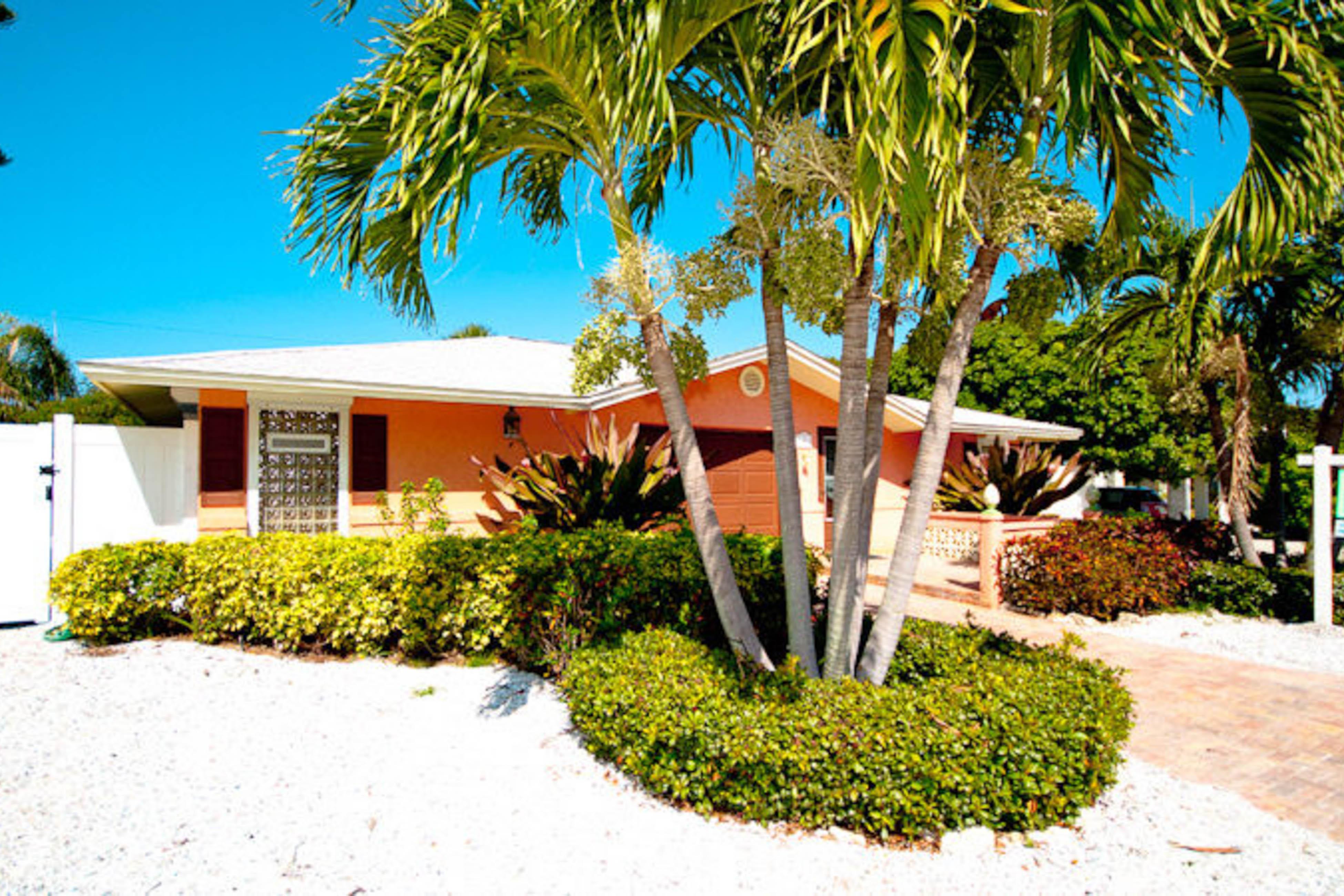 Tropical Oasis House / Cottage rental in Anna Maria Island Houses in Anna Maria Island Florida - #2