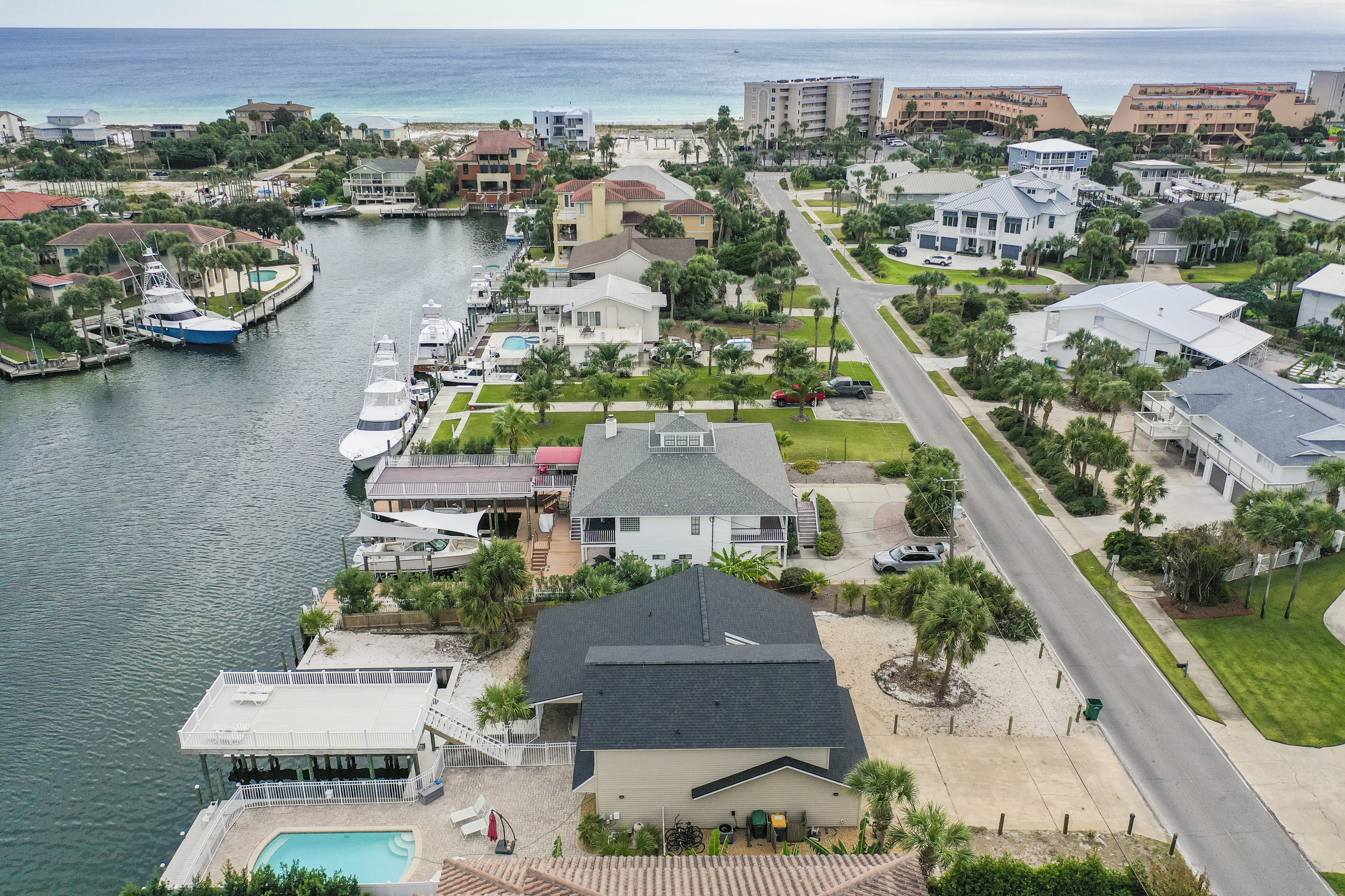 Boaters Dream House on Holiday Isle House / Cottage rental in Destin Beach House Rentals in Destin Florida - #41