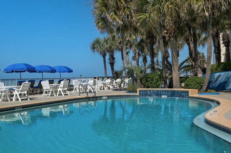 beachcomber by the sea panama city beach infinity pool