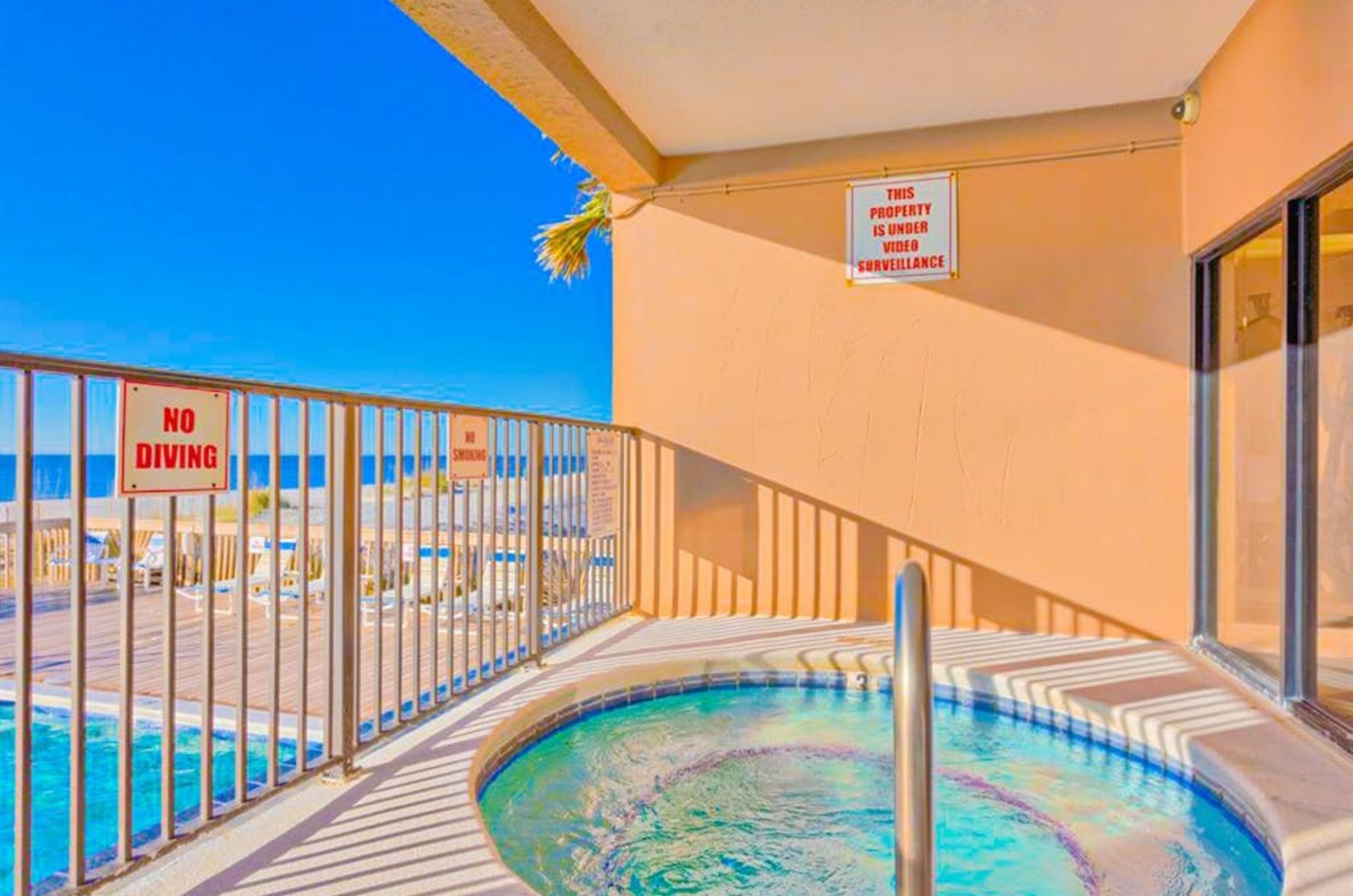 The outdoor hot tub at Broadmoor Condos in Orange Beach Alabama 