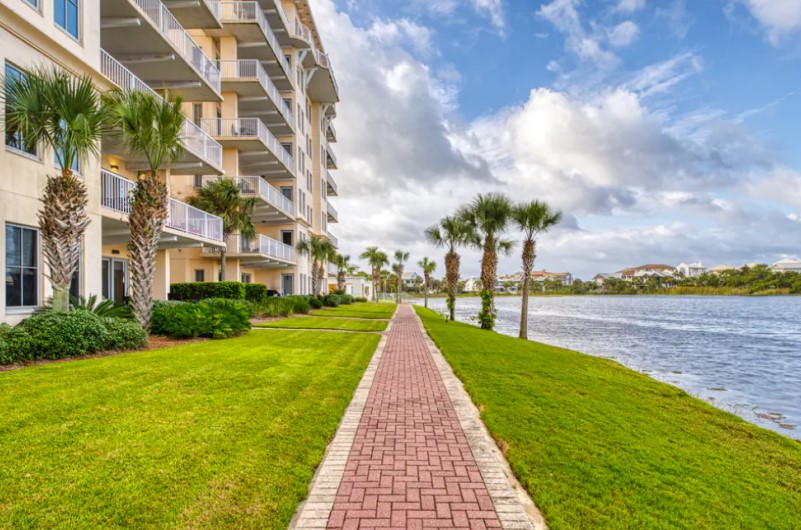 Waterfront Walkway Carillon Inn and Beach Resort