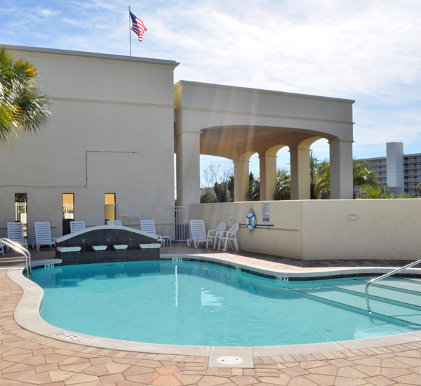 The outdoor pool at Club Destin Resort in Destin Florida