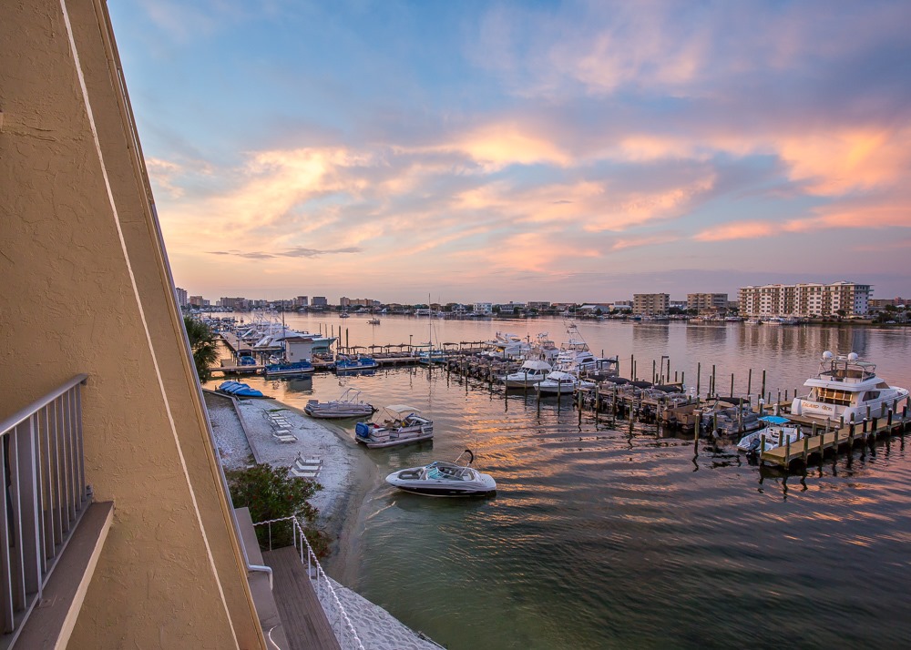 Inn on Destin Harbor Canal View