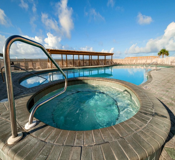 Hot tub and beachfront pool at Jetty East Condos in Destin Florida
