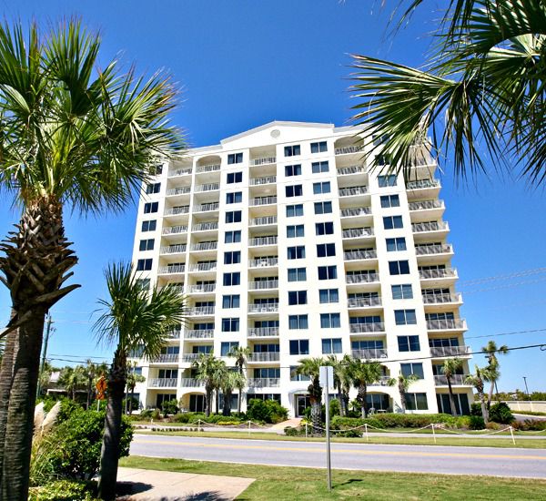 The building at Leeward Key Condominiums  in Destin Florida