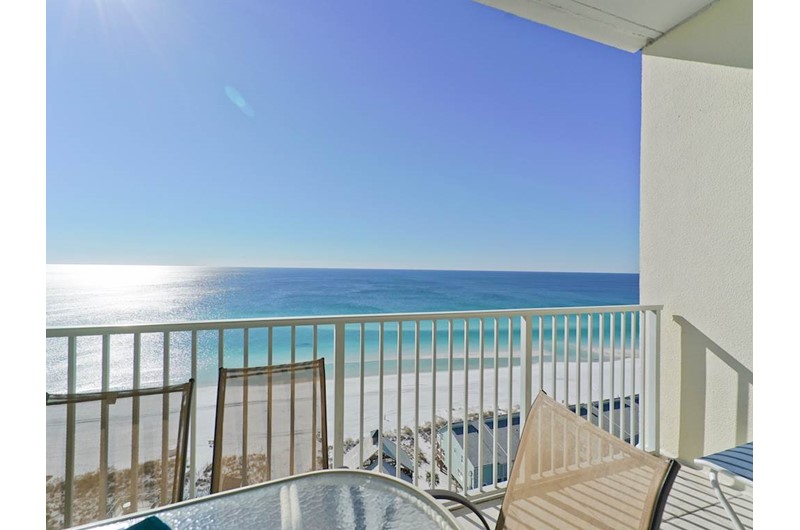 Relax on your balcony while enjoying the Gulf at Leeward Key Condominiums in Destin Florida