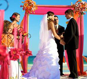 Wedding on the beach at Embassy Suites Hotel Destin at Miramar Beach in Destin Florida