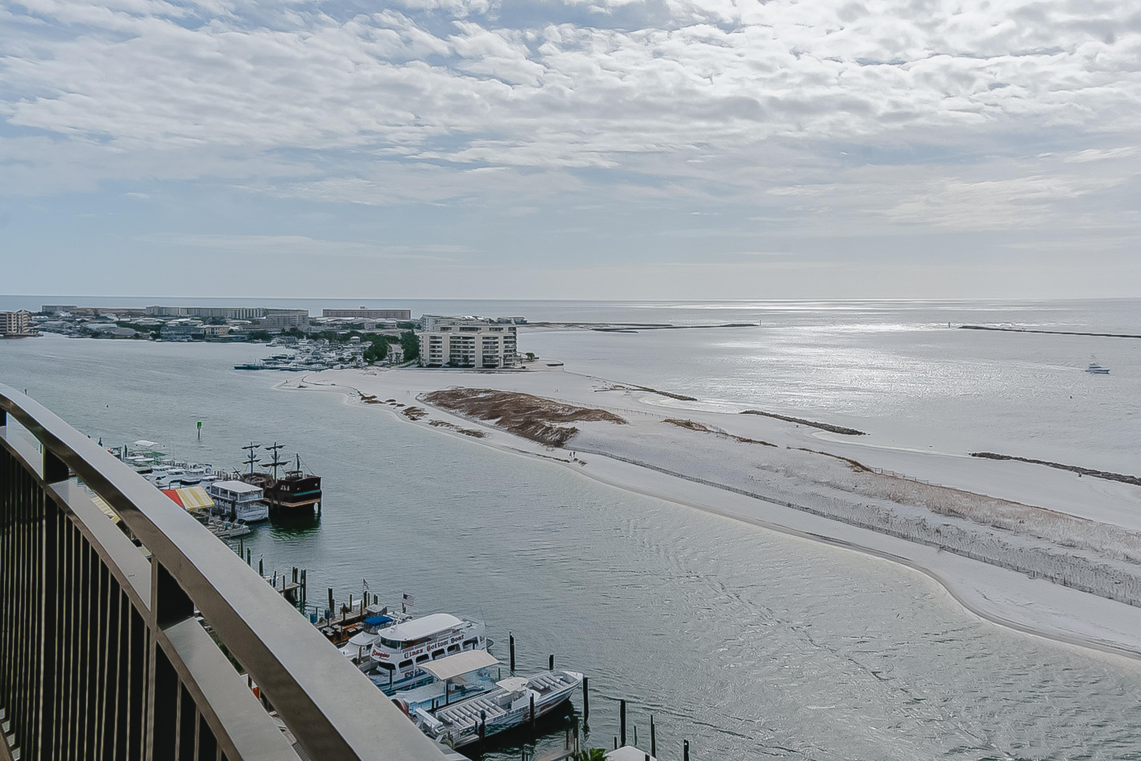 Emerald Grande 1025 Condo rental in Emerald Grande at HarborWalk Village in Destin Florida - #35