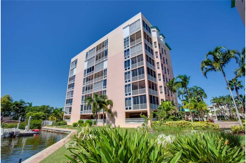 Palm Harbor Condos in Fort Myers Beach FL is a lovely property right on the water