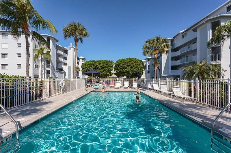 Royal Pelican - https://www.beachguide.com/fort-myers-beach-vacation-rentals-royal-pelican-8508754.jpg?width=185&height=185