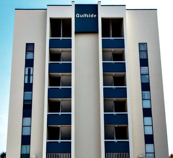 Street-side exterior view of Gulfside Condo Fort Walton Beach