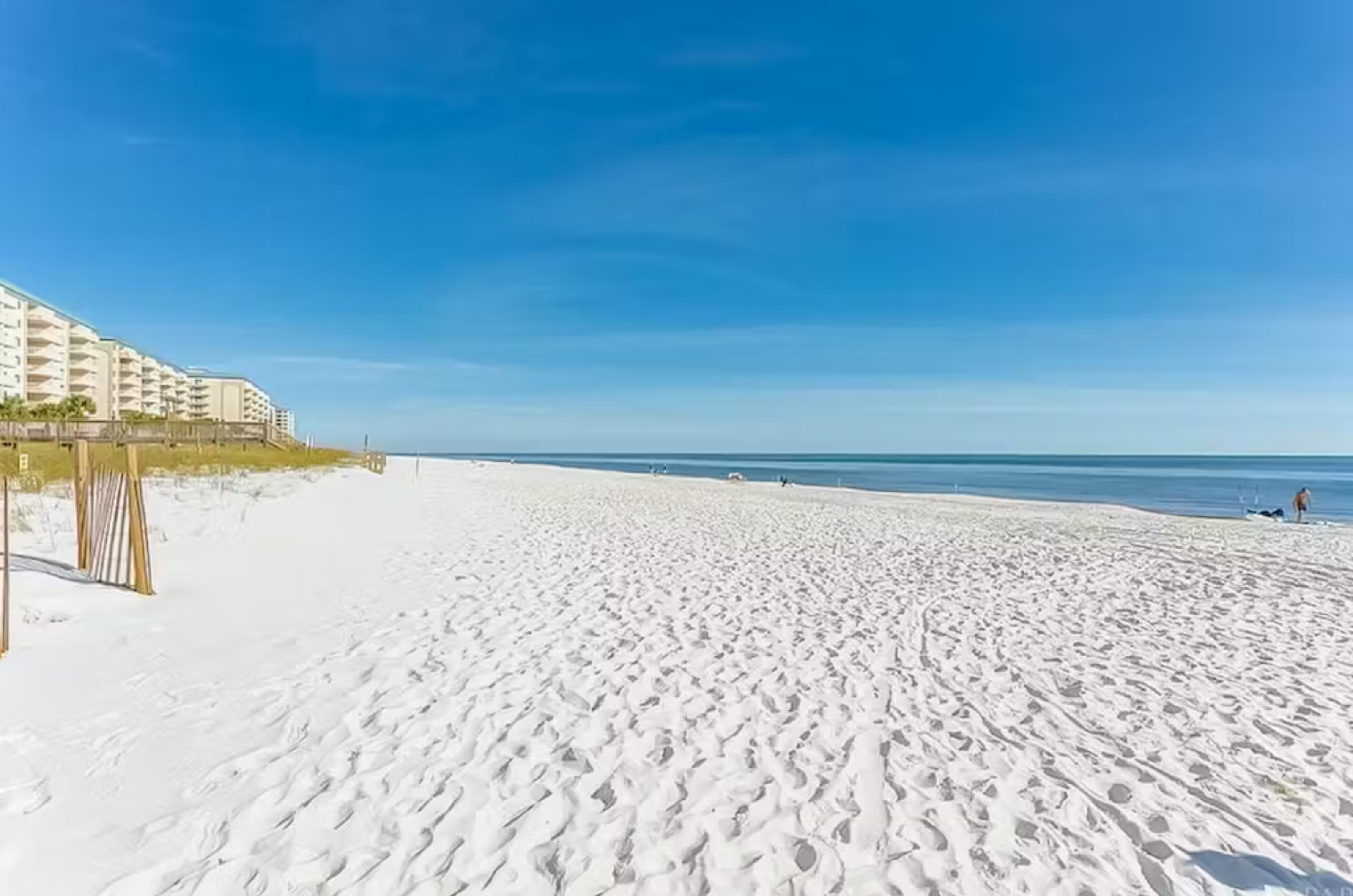 A long stretch of white sandy beach on the Gulf of Mexico 