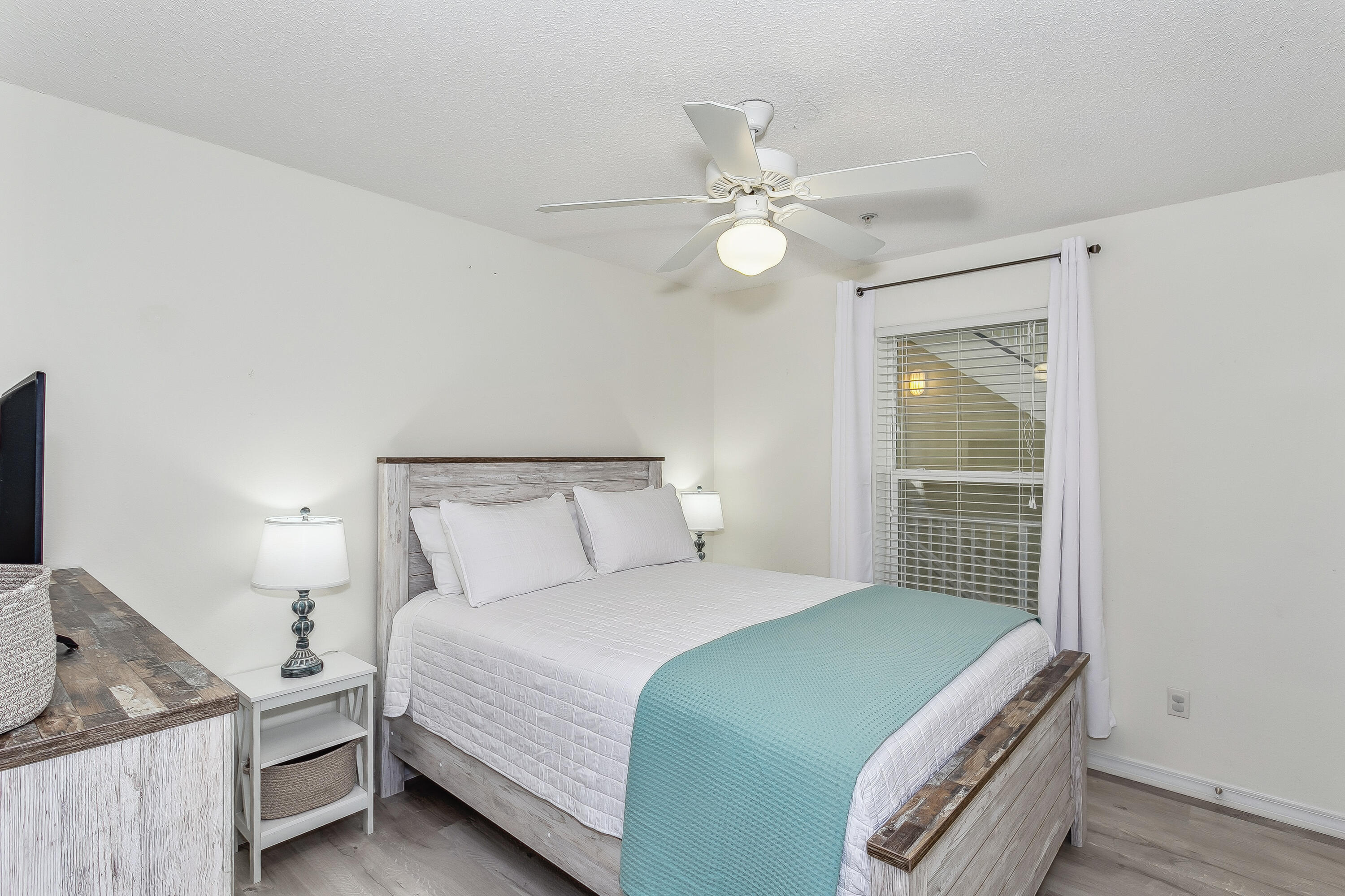 Gulf Island Condominiums #421- Bright-N-Sunny *NEW Condo rental in Gulf Island Condominiums in Navarre Florida - #12