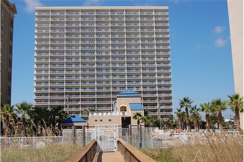 Exterior view of Crystal Towers Gulf Shores