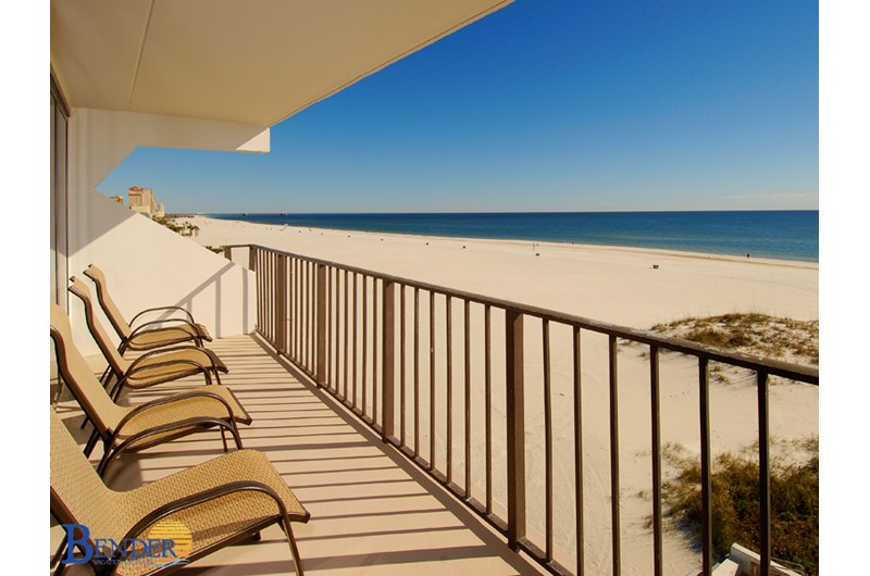 All condos st Island Winds East in Gulf Shores AL feature spacious beachfront balconies