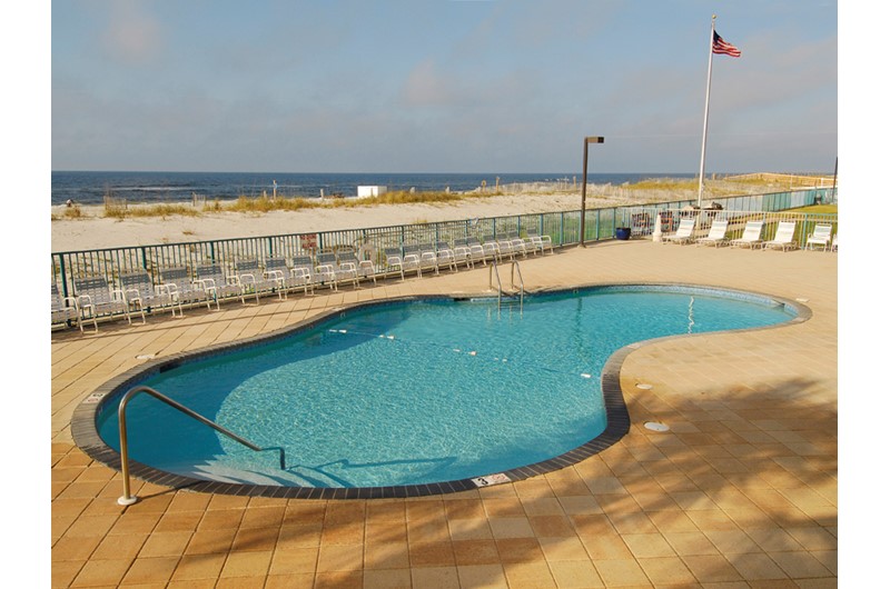 Oversize Gulf-front pool at Surfside Shores Gulf Shores