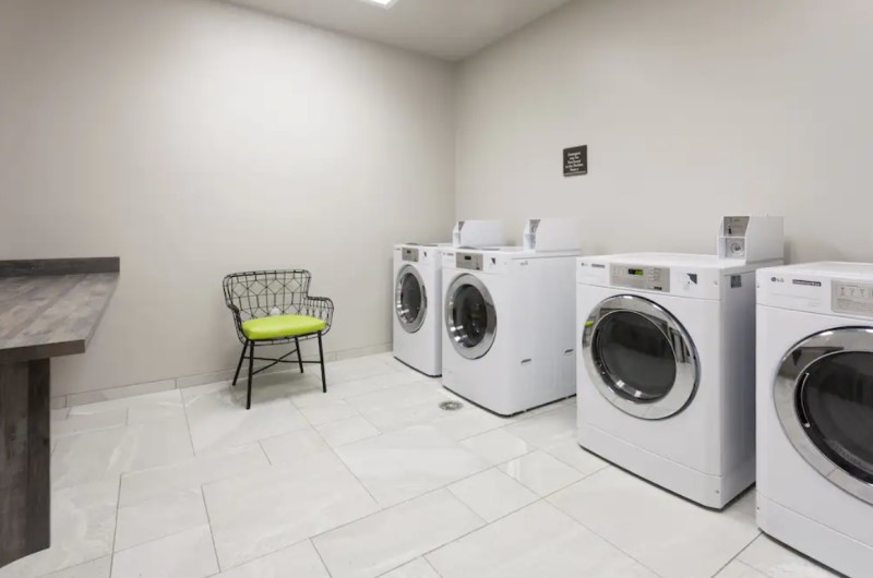 Hilton Garden Inn Fort Walton Laundry Room