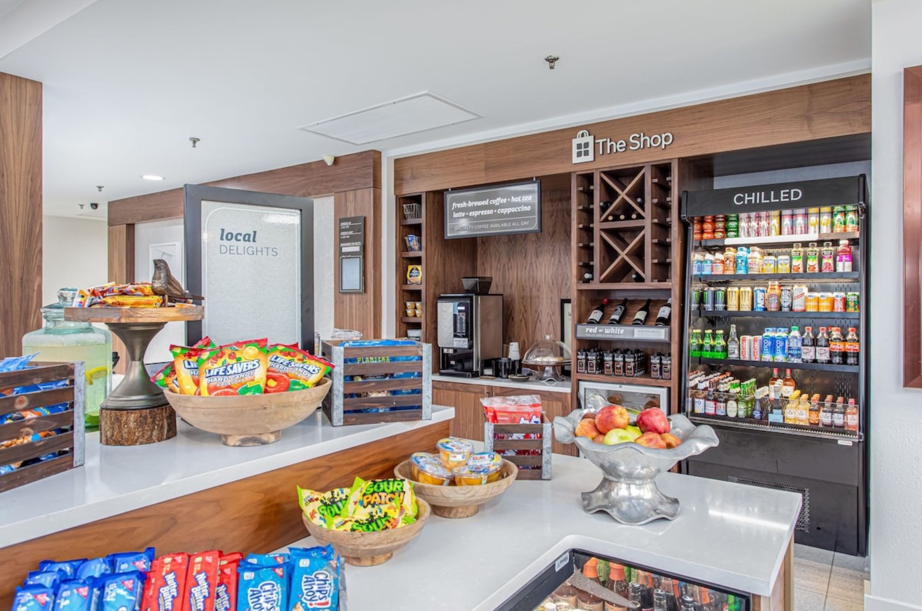 The on-site shop with snacks and drinks at Hilton Garden Inn in Orange Beach Alabama 