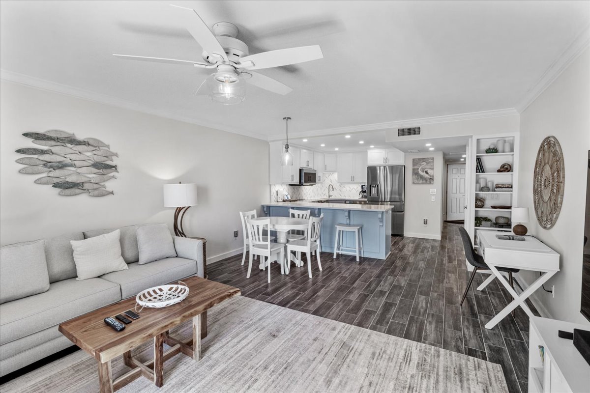 Holiday Surf and Racquet Unit 413 Condo rental in Holiday Surf & Racquet Club in Destin Florida - #17