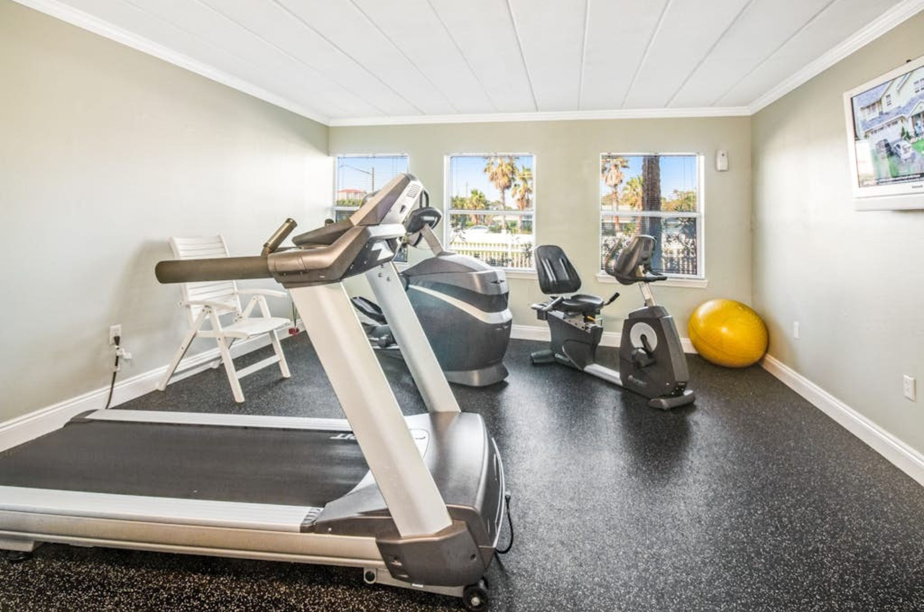 The fitness center at Island Echos Condominiums in Fort Walon Beach Florida