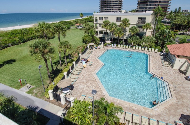 Pool at Lands End Condos in St. Petersburg