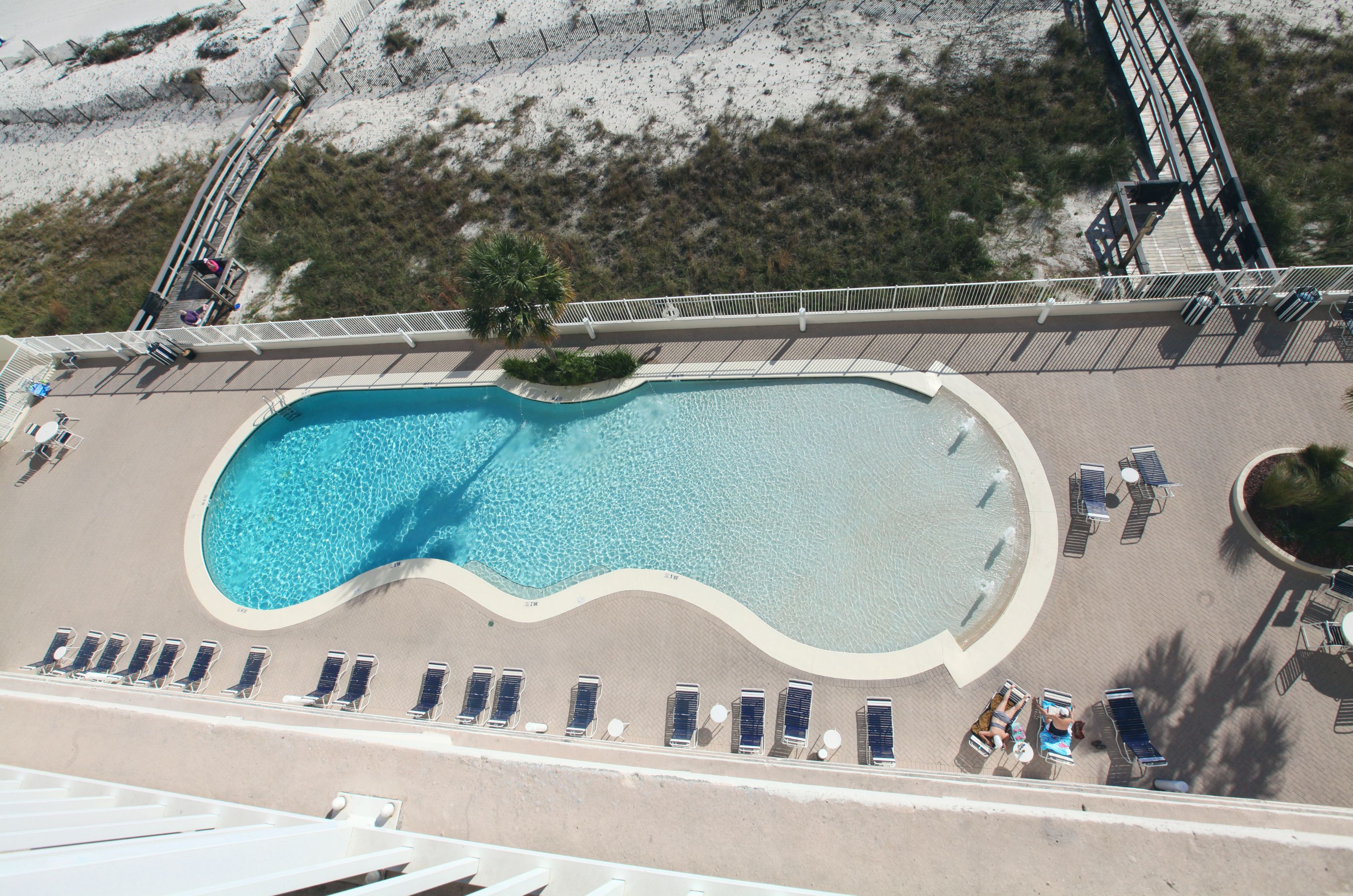 Aerial view of the outdoor no-entry pool 