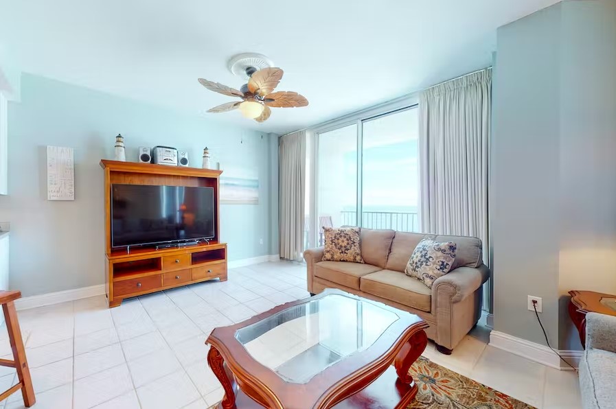 Open living with beautiful beach views at Lighthouse 715