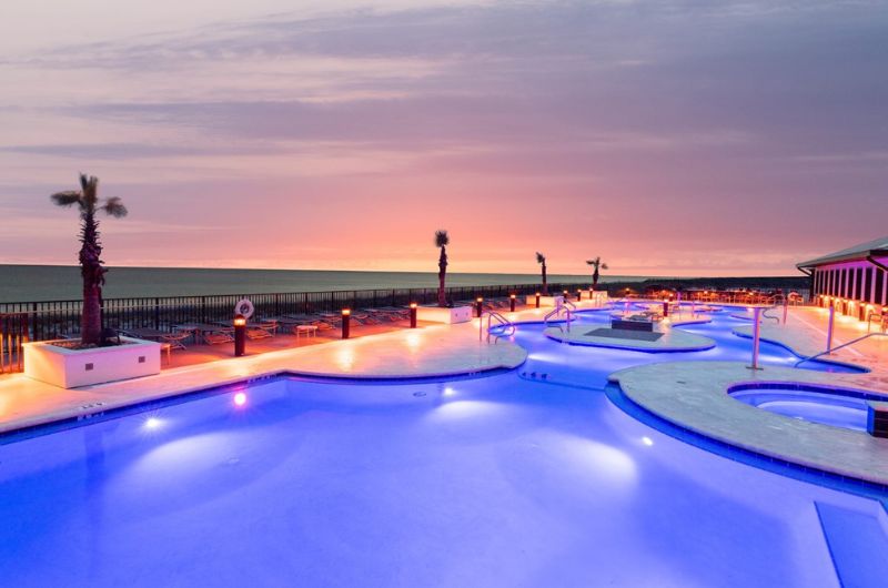 Spring Hill Suites in Navarre Beach offers an elegant beachside pool and lazy river