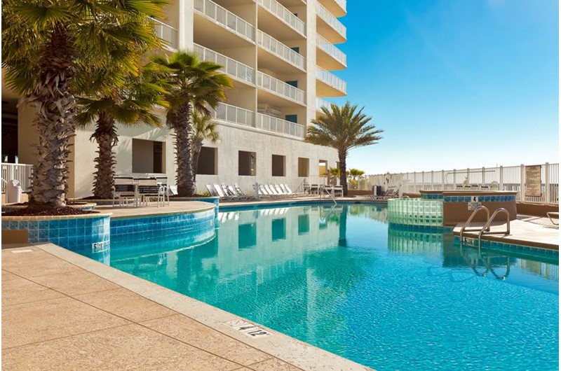 Big outdoor pool at Admirals Quarters Orange Beach