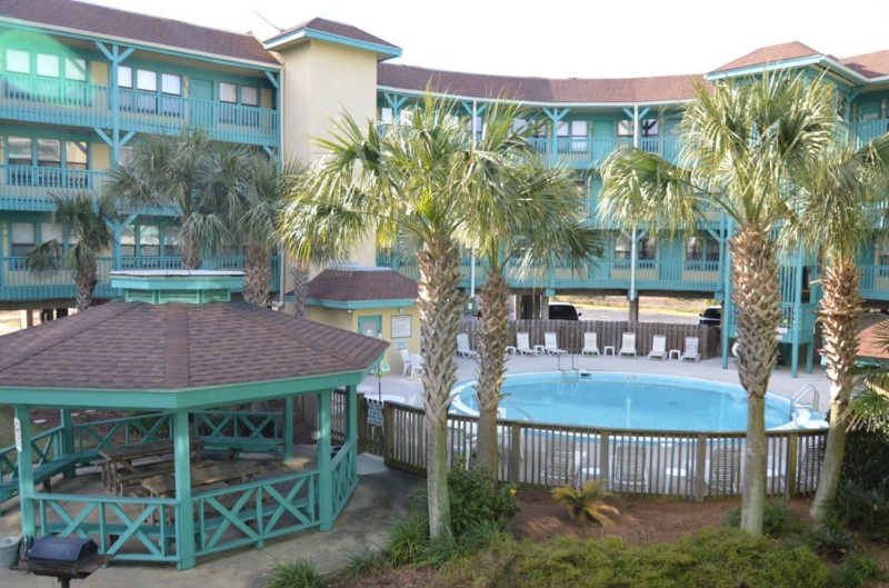 Seabreeze Condos Gulf Shores Alabama Courtyard