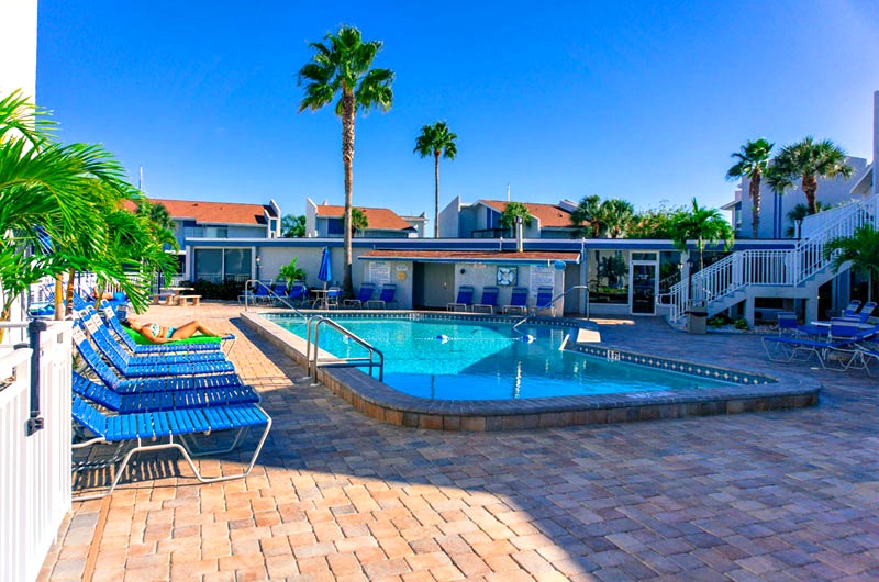 Madeira Beach Yacht Club - https://www.beachguide.com/st-pete-beach-vacation-rentals-madeira-beach-yacht-club-8457014.jpg?width=185&height=185