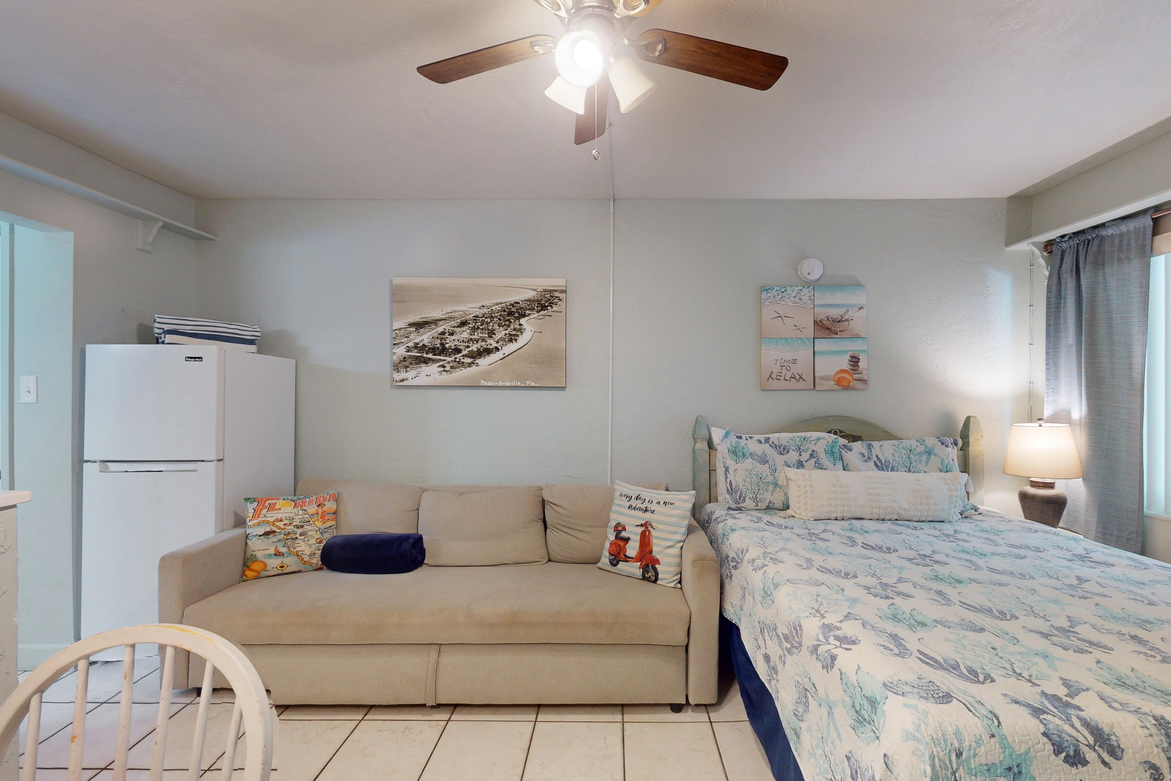 Pass-A-Grille Beach Retreat Unit 8 Condo rental in St. Pete Beach Condo Rentals in St. Pete Beach Florida - #10