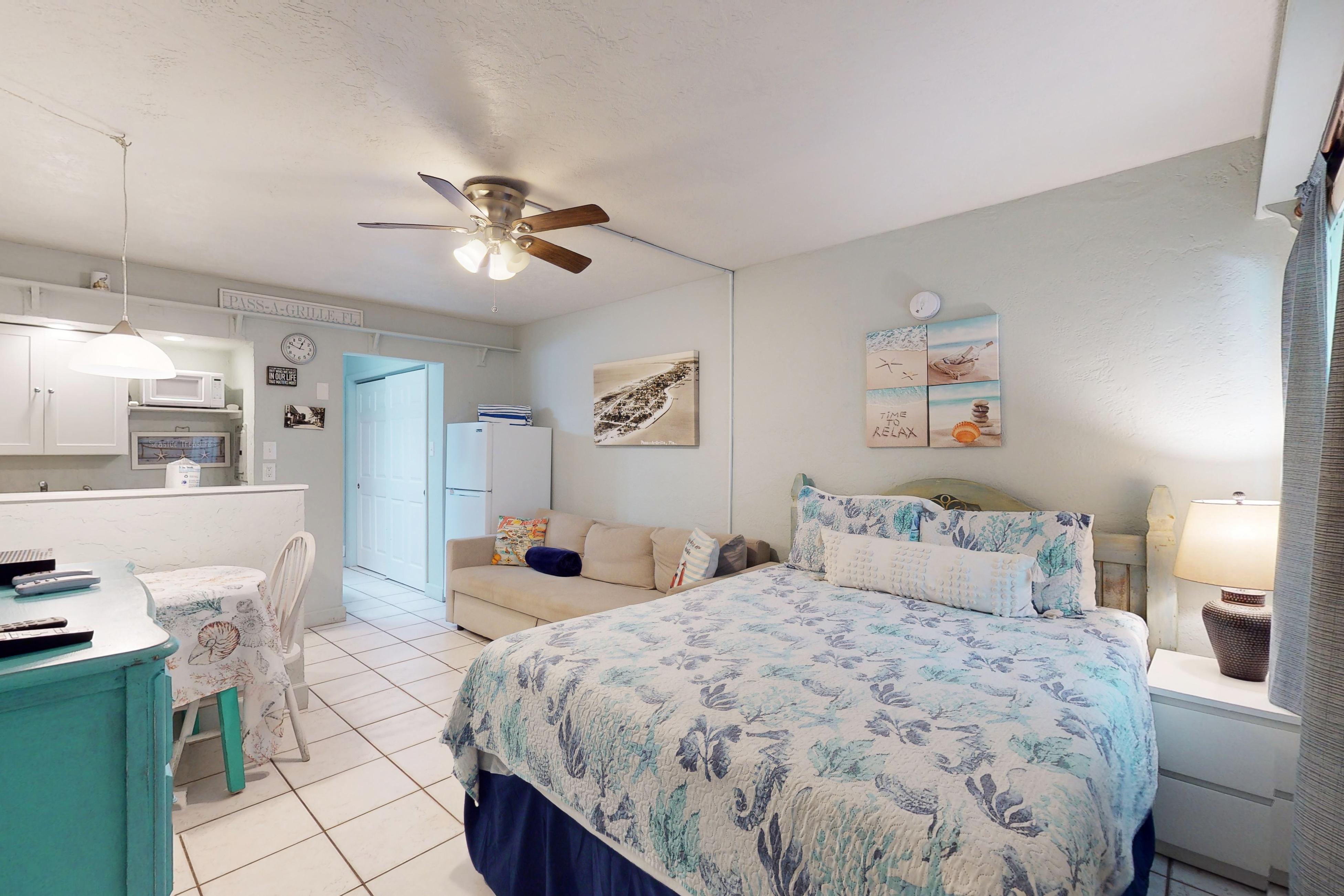 Pass-A-Grille Beach Retreat Unit 8 Condo rental in St. Pete Beach Condo Rentals in St. Pete Beach Florida - #11