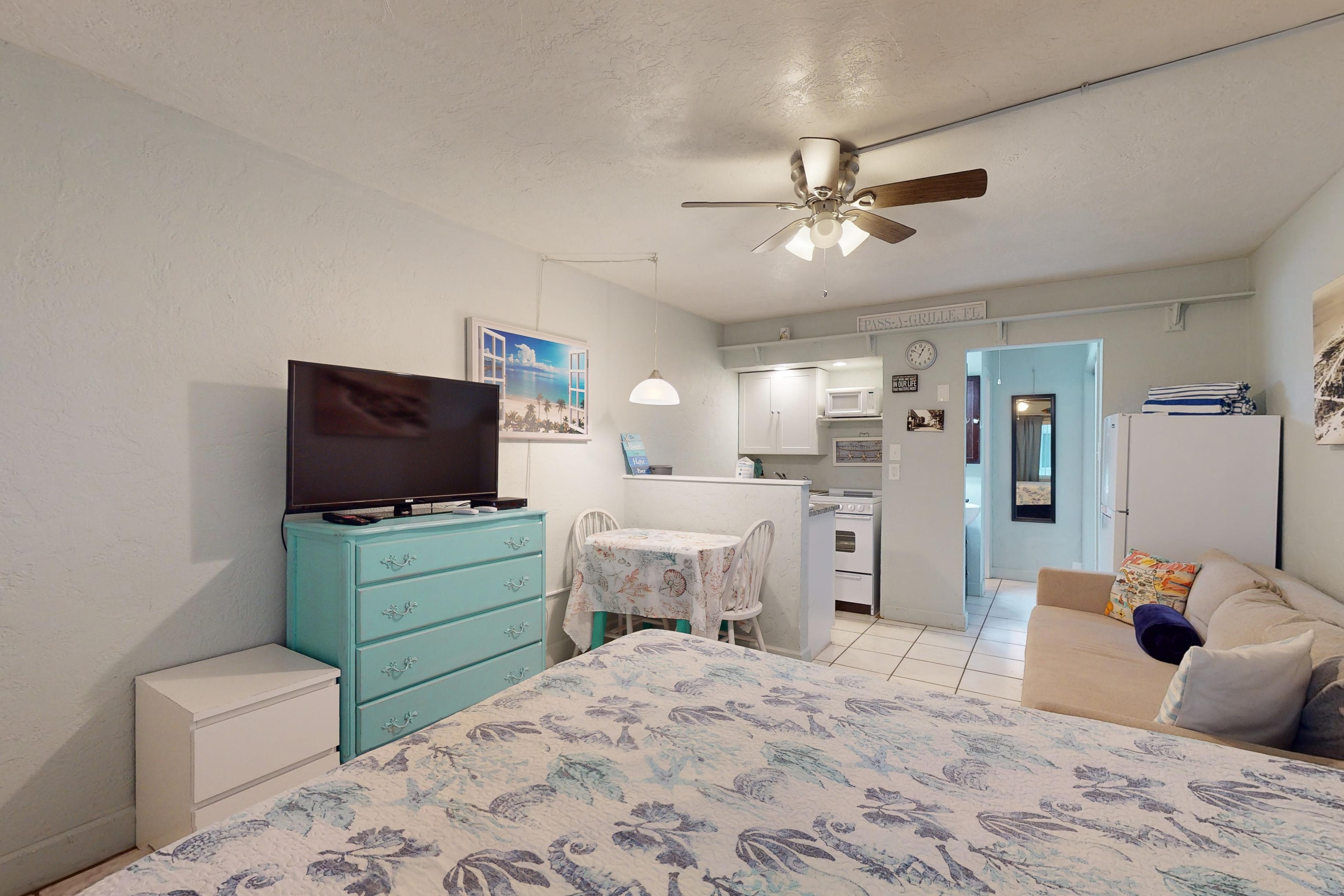 Pass-A-Grille Beach Retreat Unit 8 Condo rental in St. Pete Beach Condo Rentals in St. Pete Beach Florida - #13