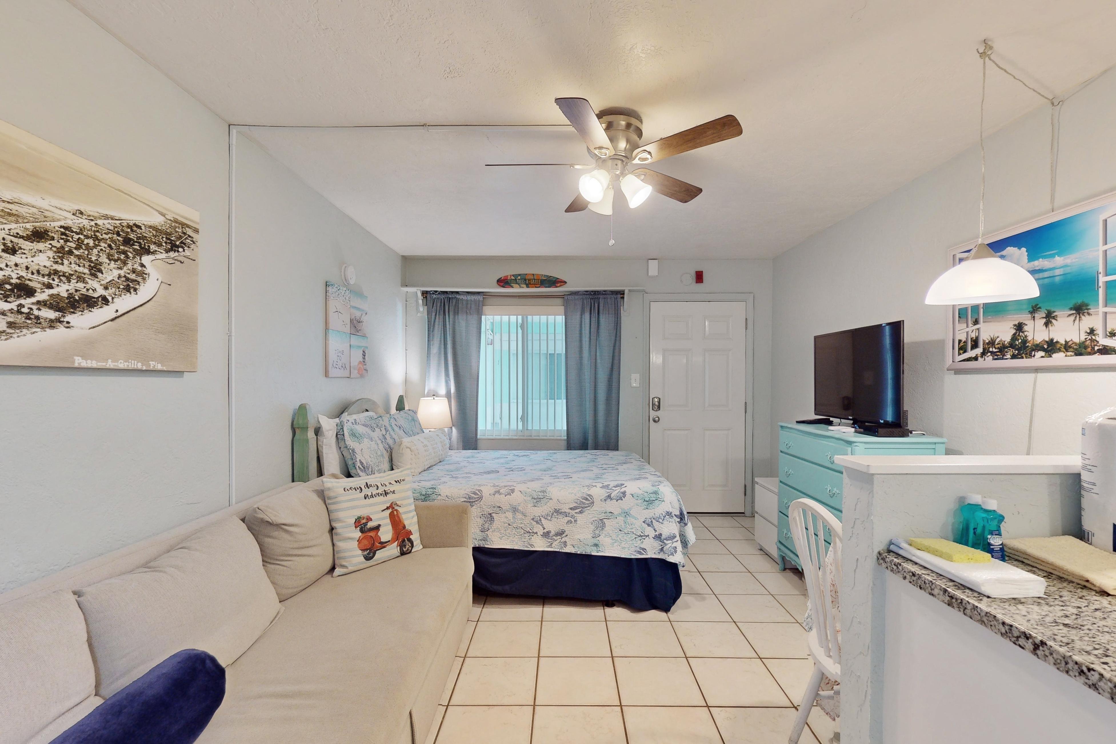 Pass-A-Grille Beach Retreat Unit 8 Condo rental in St. Pete Beach Condo Rentals in St. Pete Beach Florida - #16