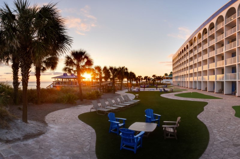 The Island Hotel Fort Walton Beach Courtyard Patio