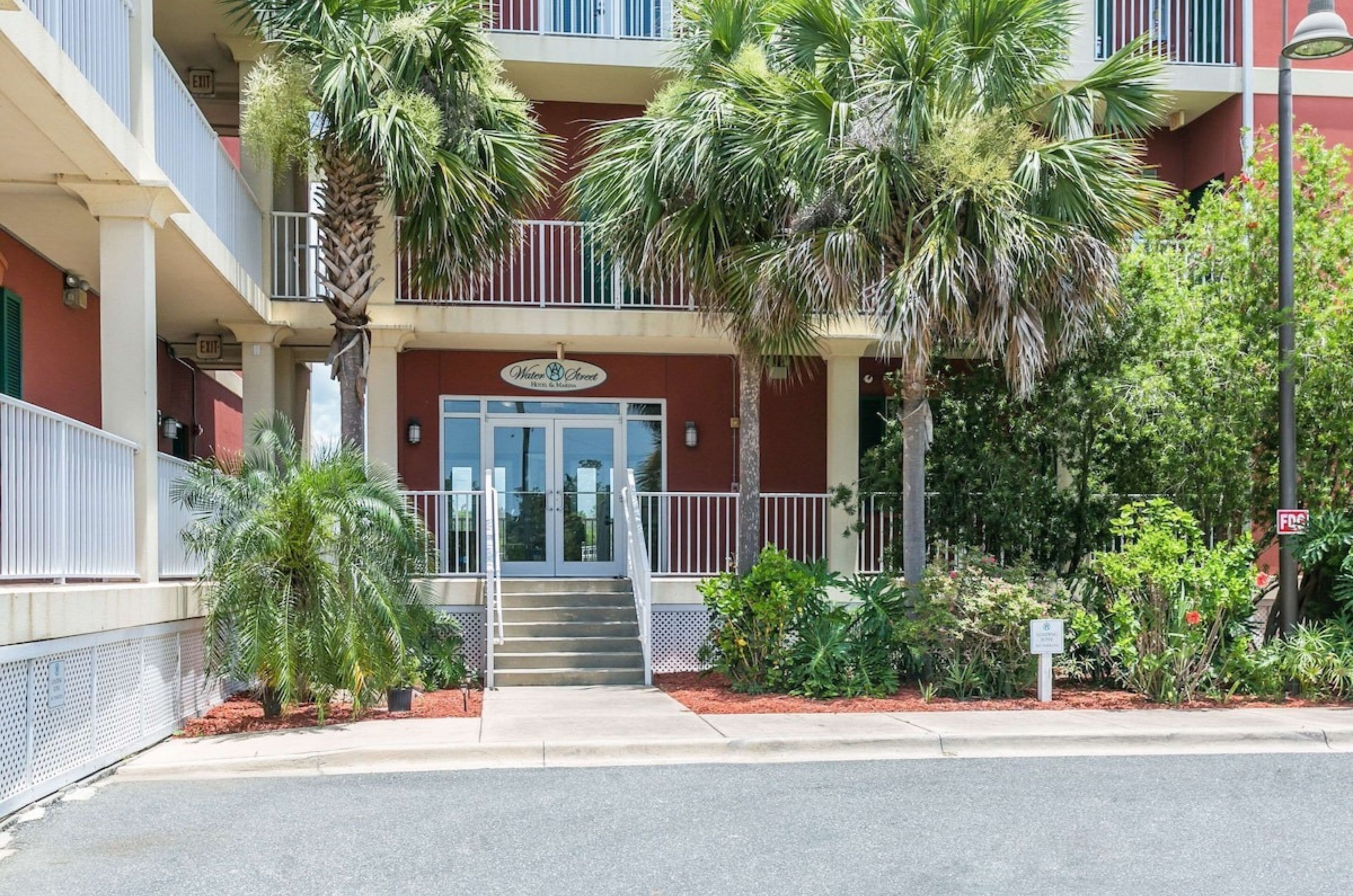 The entrance to Water Street Hotel & Marina in Apalachicola Florida 