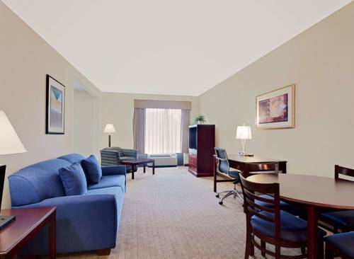 Wingate By Wyndham - Destin Fl in Destin FL 51